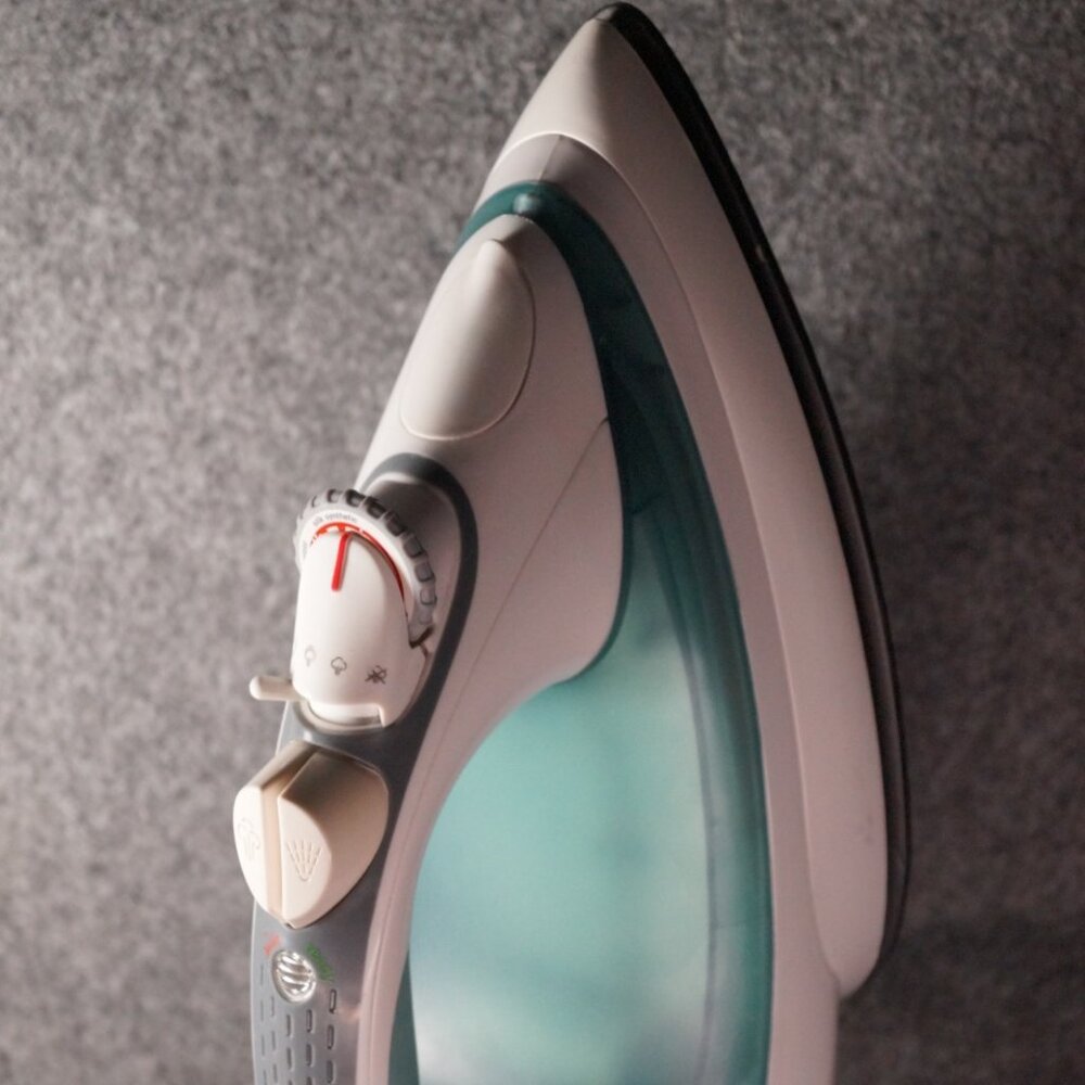 Sunbeam Steam Master Drip Free Iron 4234‑001 Teal White Preowned